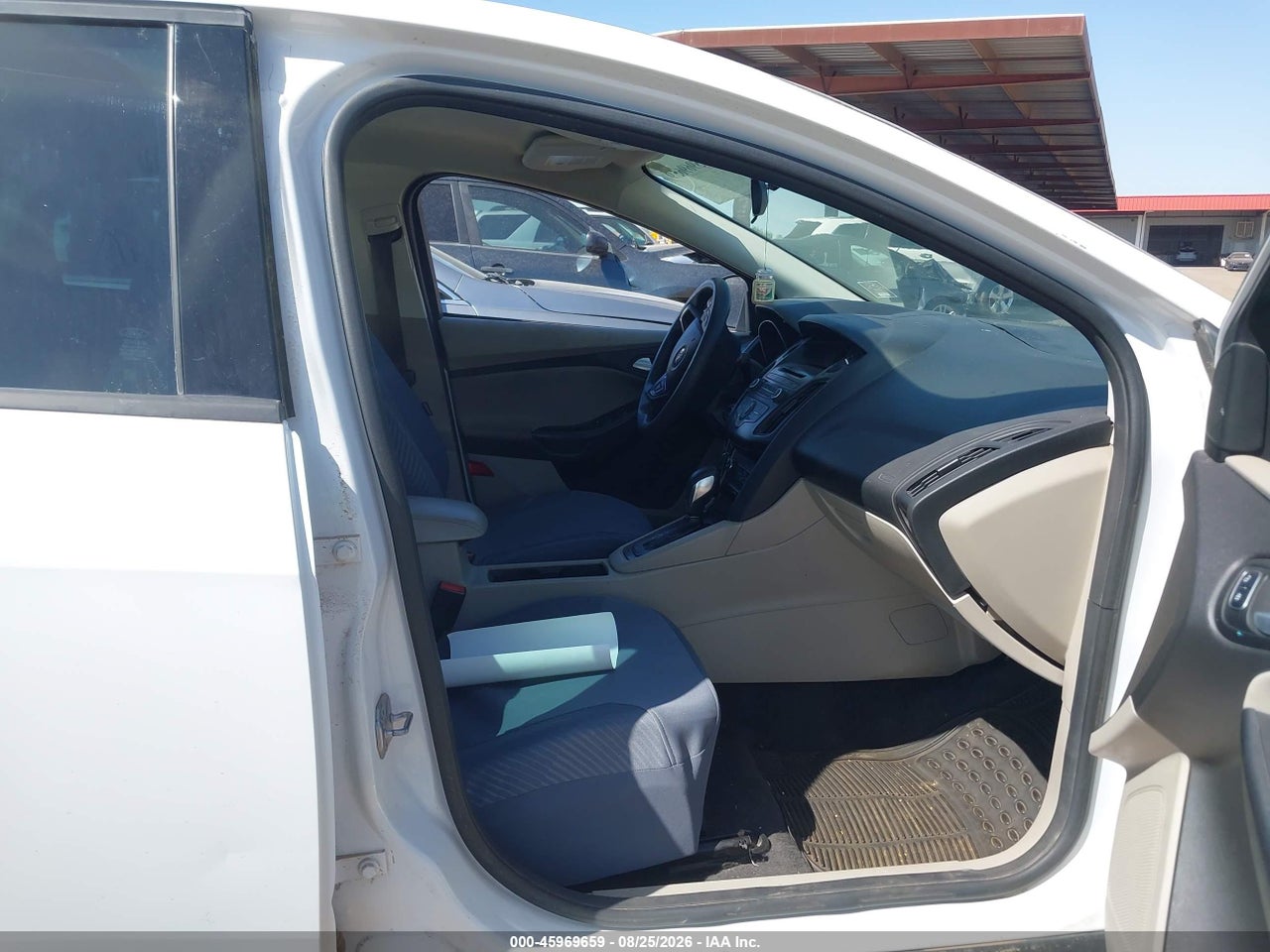 2017 FORD FOCUS SE · 5/11