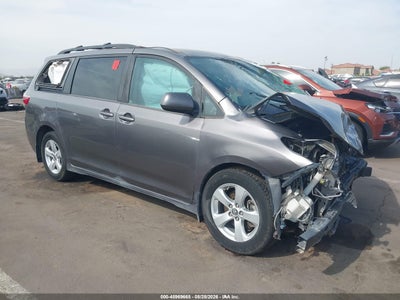 2018 TOYOTA SIENNA LE 8 PASSENGER