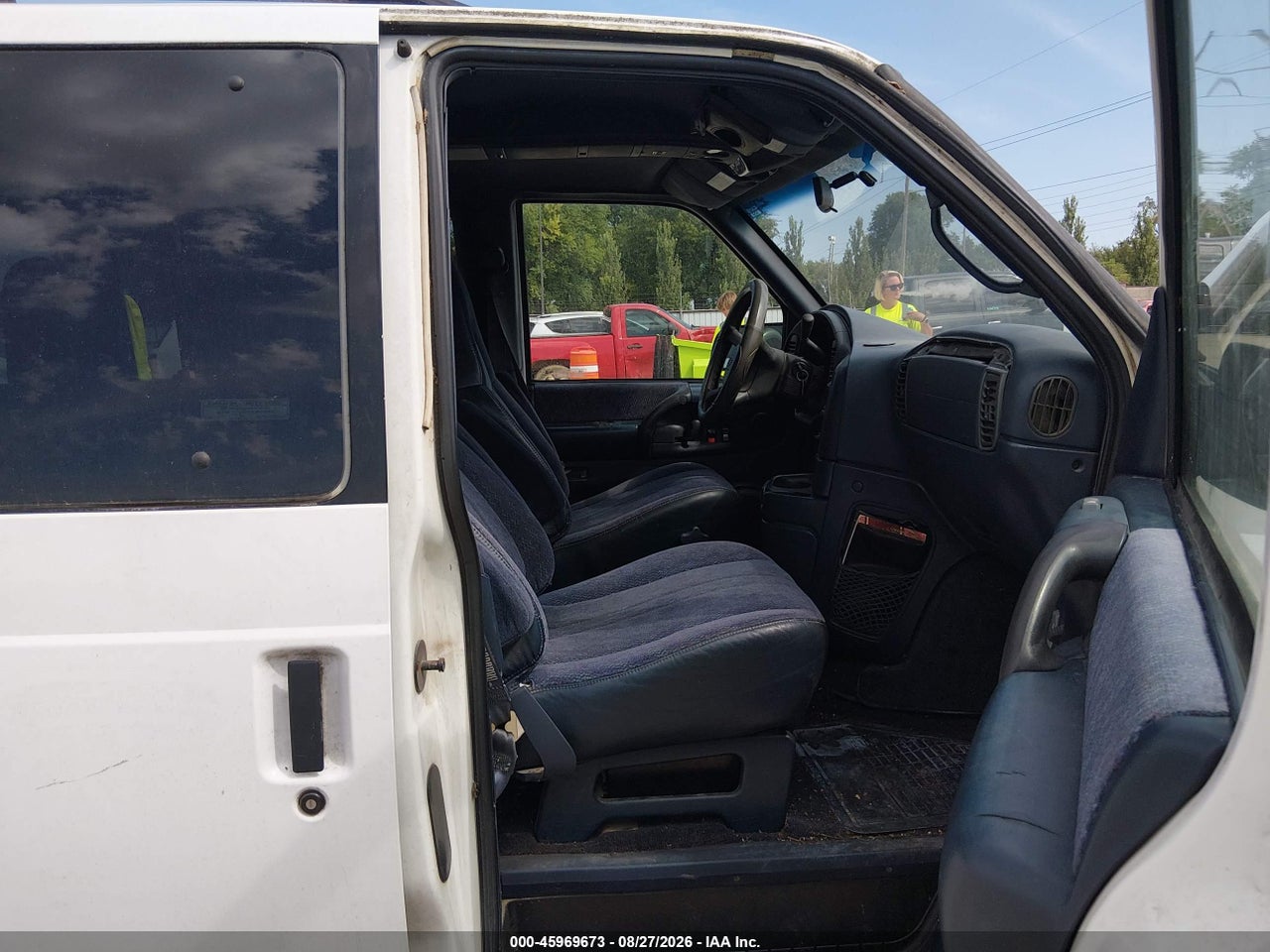 1998 CHEVROLET ASTRO · 5/11