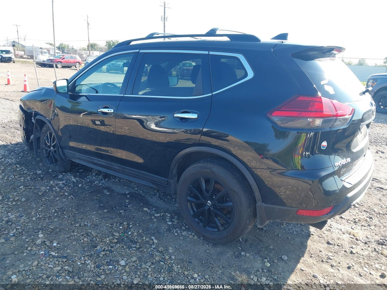 2017 NISSAN ROGUE SV · 3/11