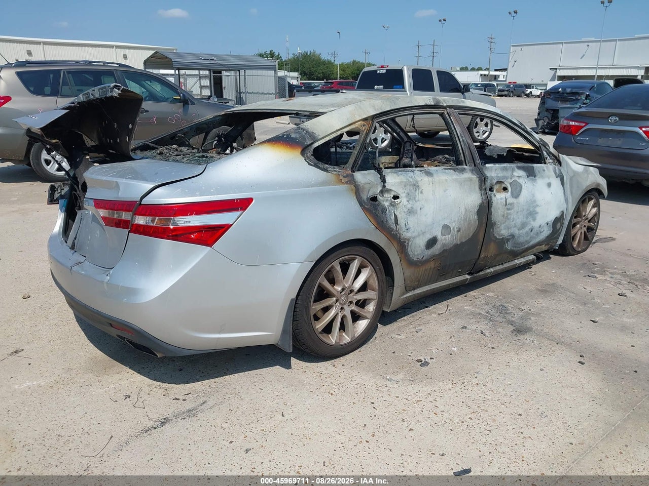 2013 TOYOTA AVALON XLE TOURING · 4/10