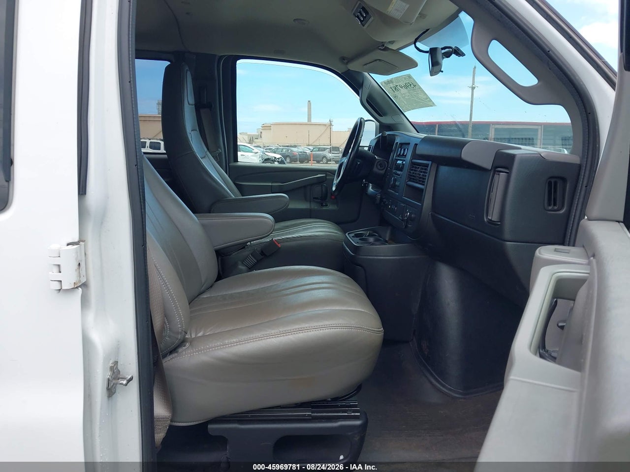 2017 CHEVROLET EXPRESS 2500 LS · 5/11