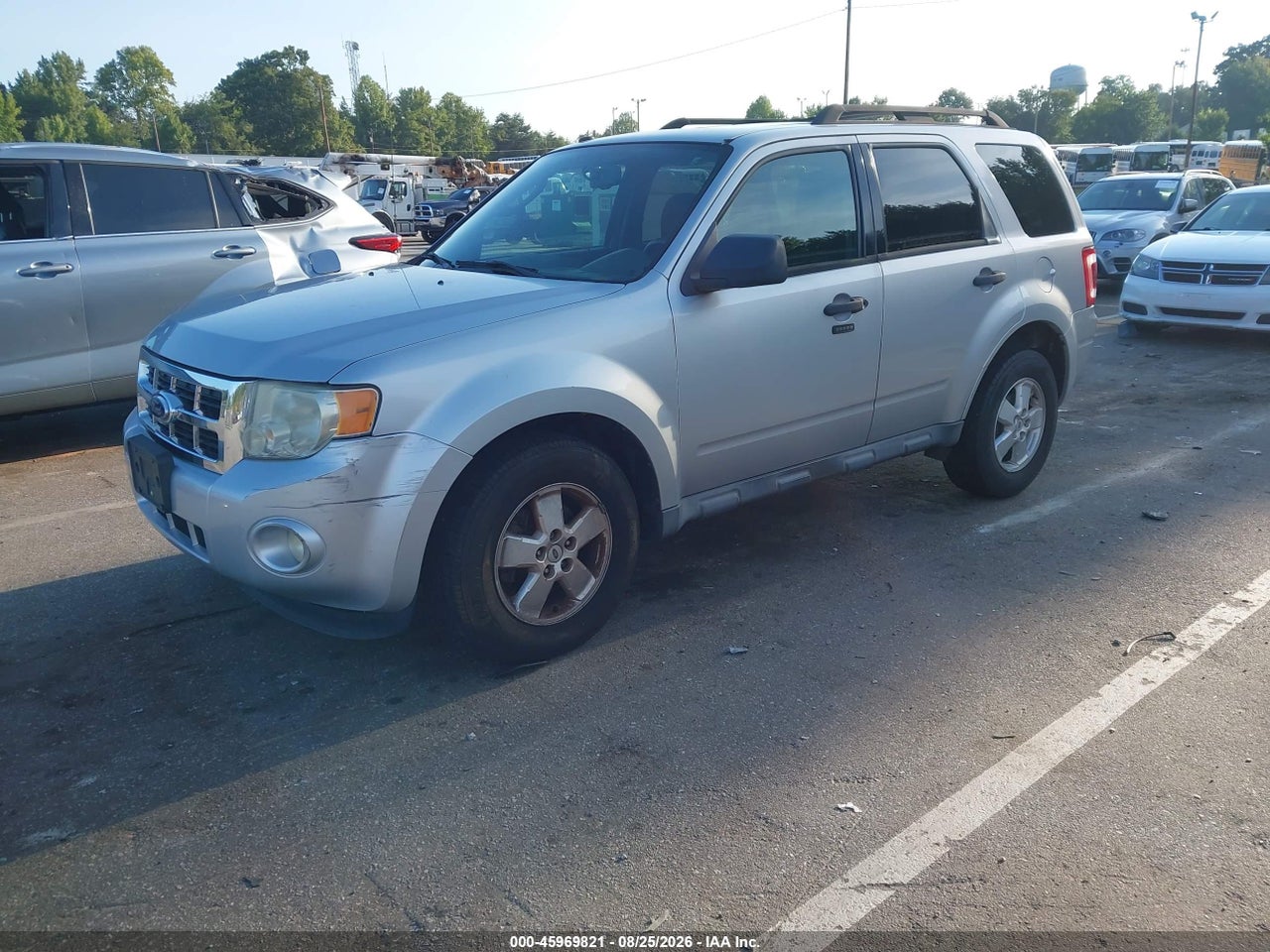 2010 FORD ESCAPE XLT · 2/11