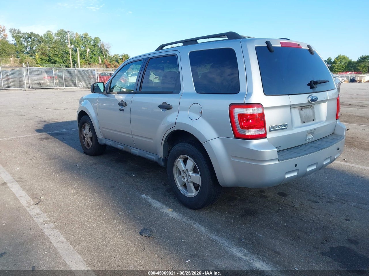 2010 FORD ESCAPE XLT · 3/11