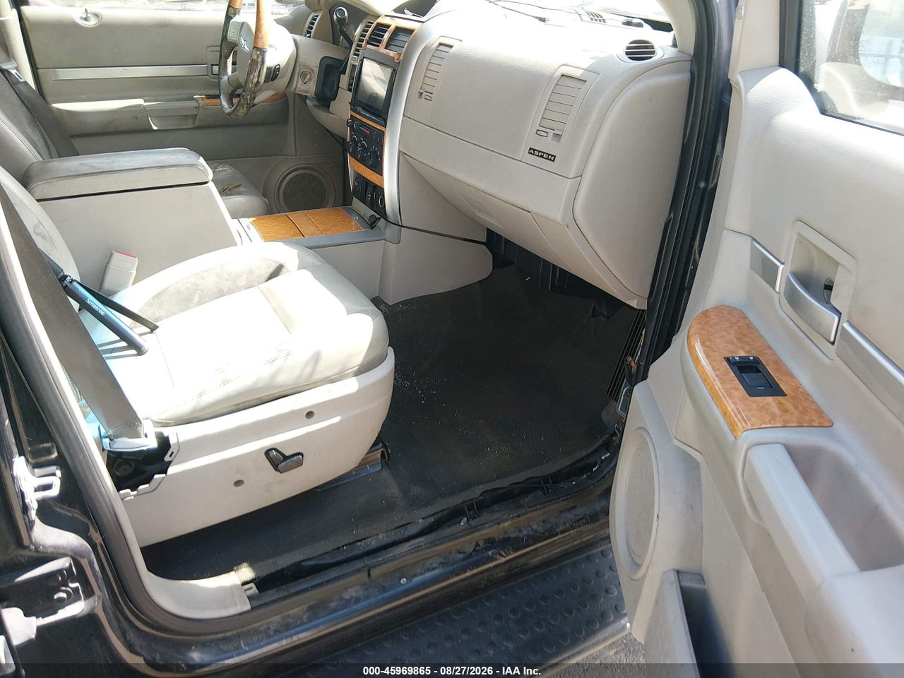 2009 CHRYSLER ASPEN LIMITED · 5/10