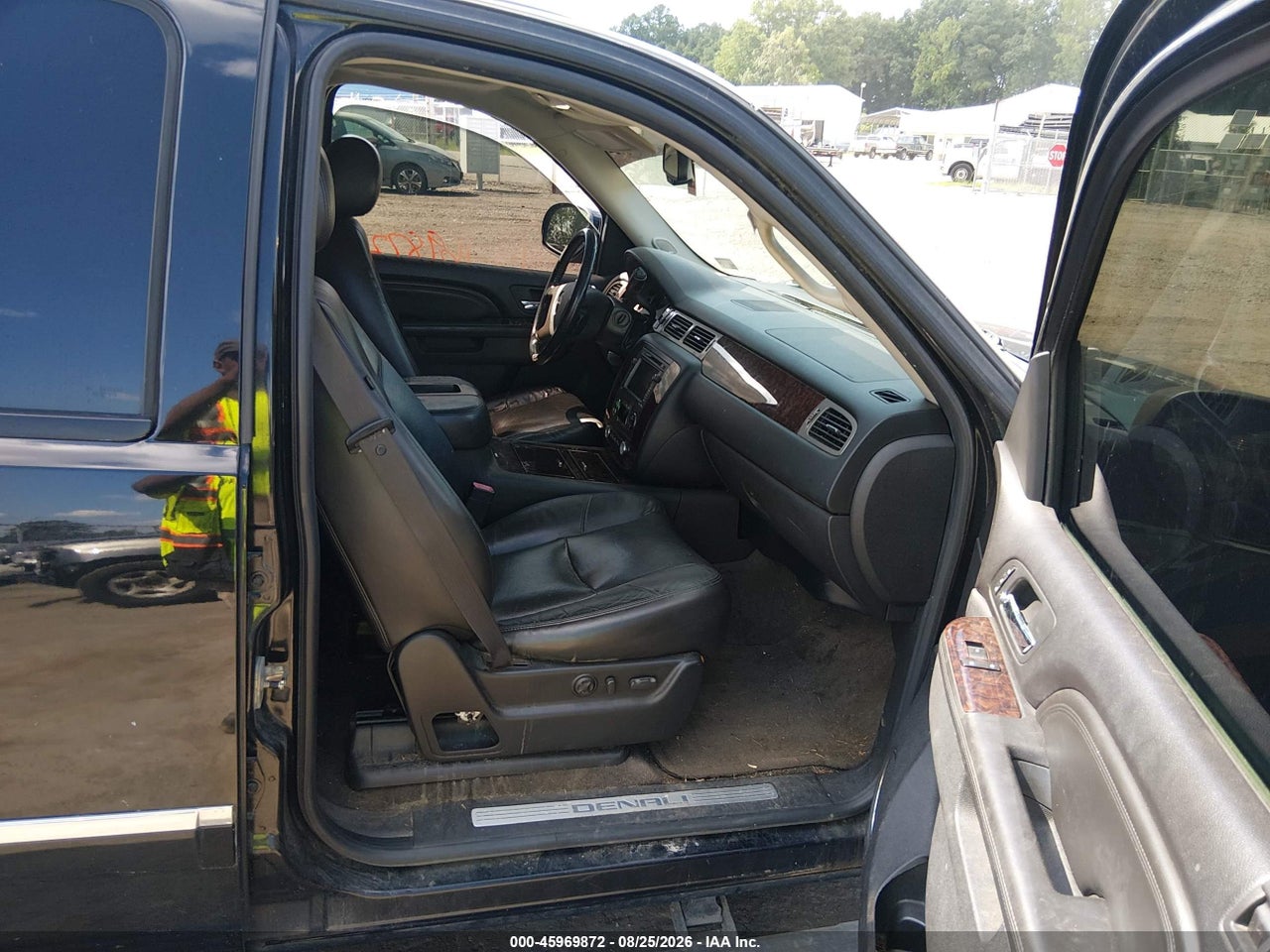 2010 GMC YUKON DENALI · 5/11