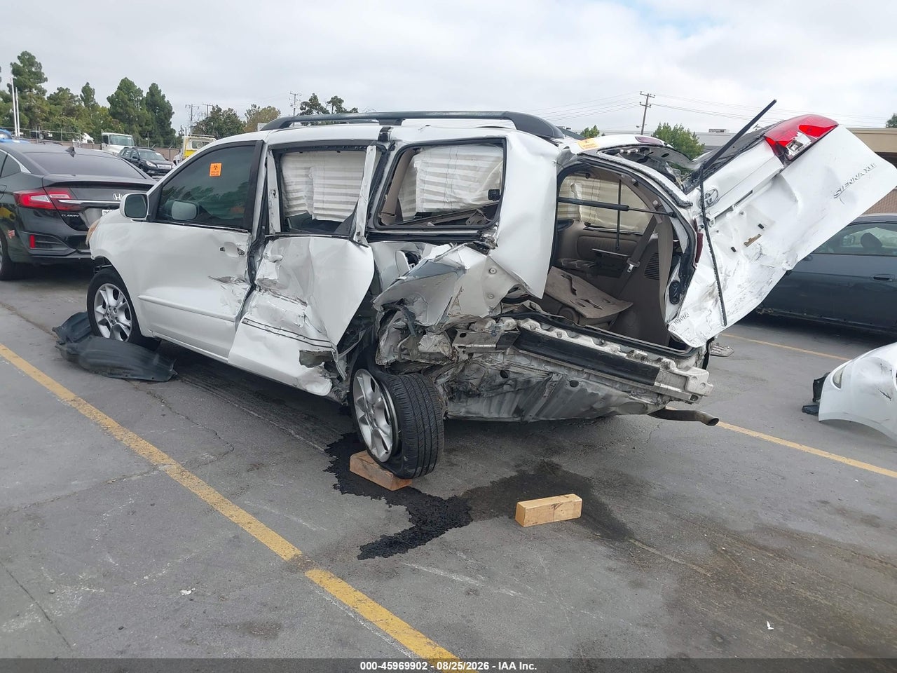 2005 TOYOTA SIENNA XLE · 3/11
