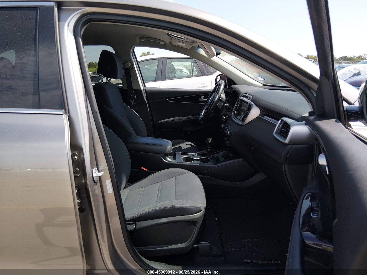 2017 KIA SORENTO 2.4L LX · 5/11