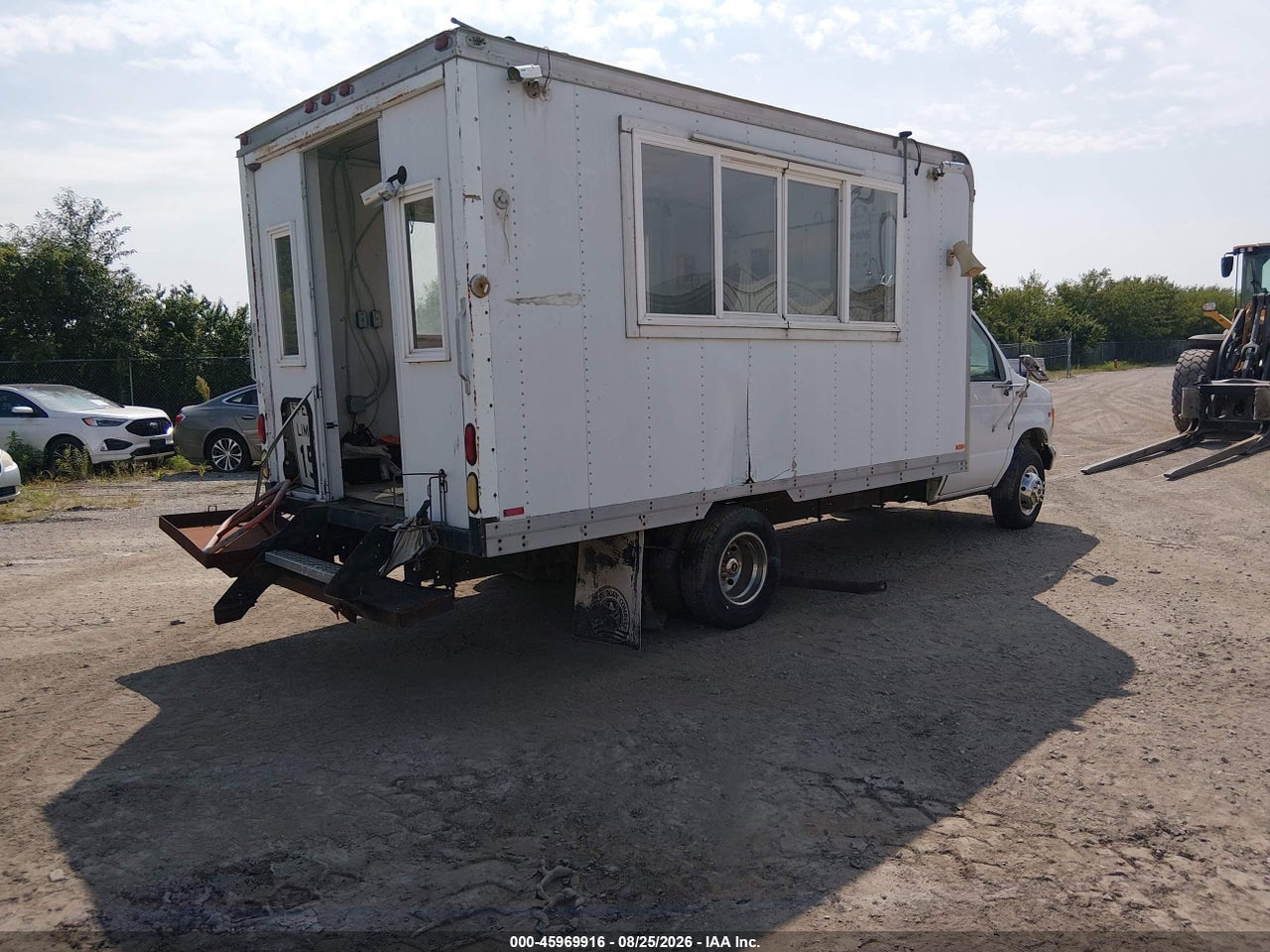 2000 FORD E-350 CUTAWAY STANDARD · 4/4