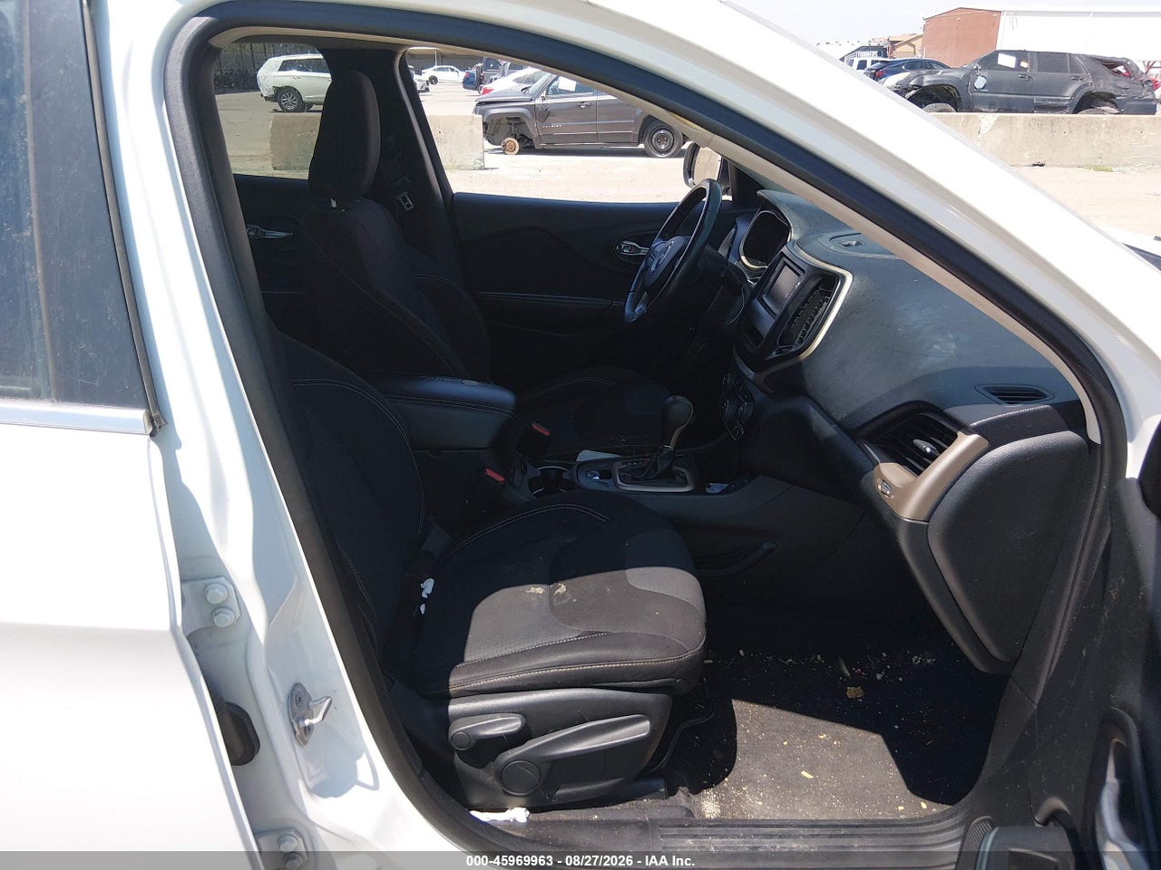 2015 JEEP CHEROKEE LATITUDE · 5/11