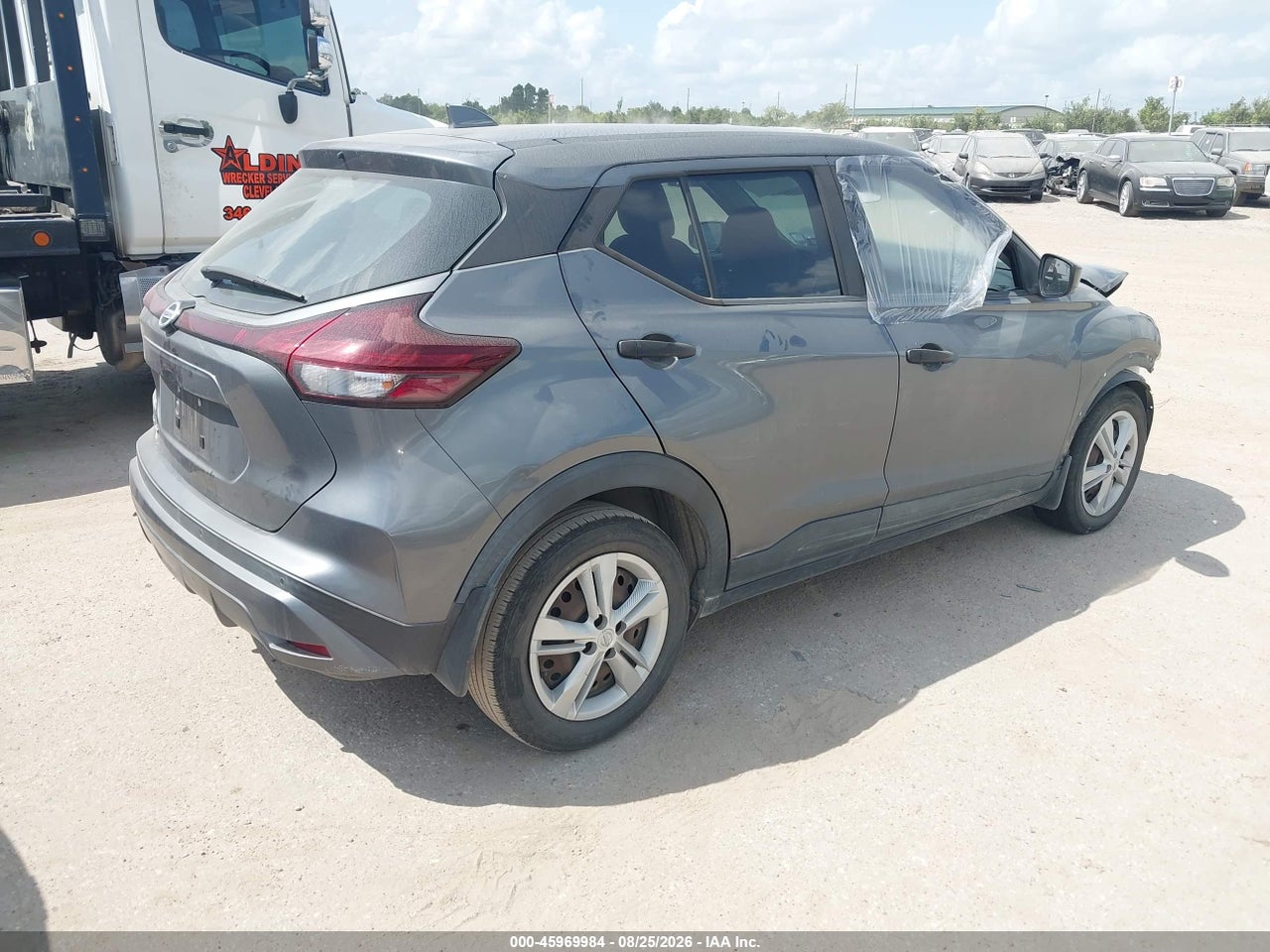 2021 NISSAN KICKS S XTRONIC CVT · 4/10