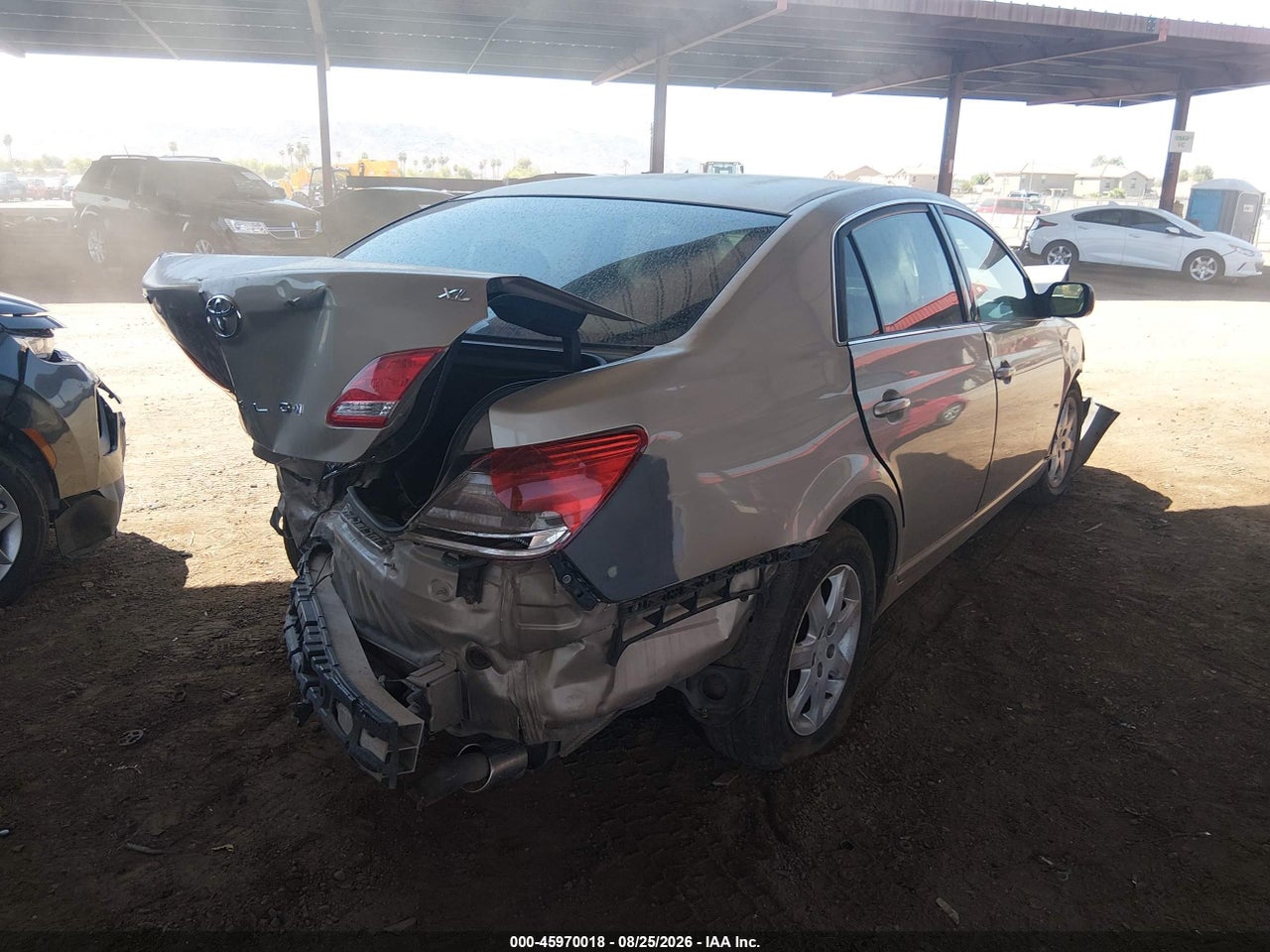 2005 TOYOTA AVALON XL · 4/10