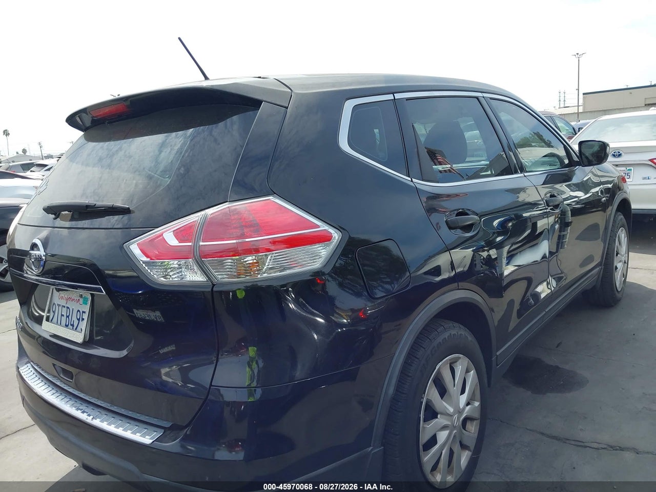 2016 NISSAN ROGUE S · 4/11