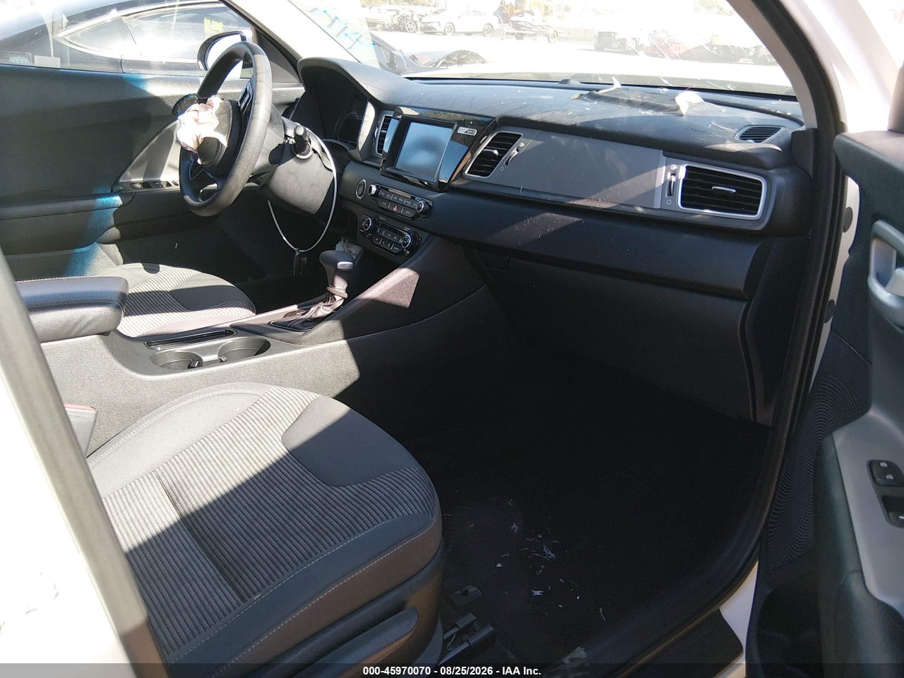 2017 KIA NIRO LX · 5/11
