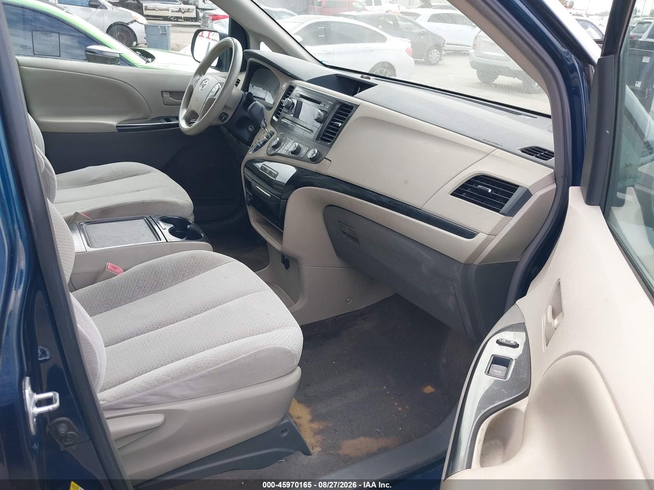 2012 TOYOTA SIENNA LE V6 8 PASSENGER · 5/10