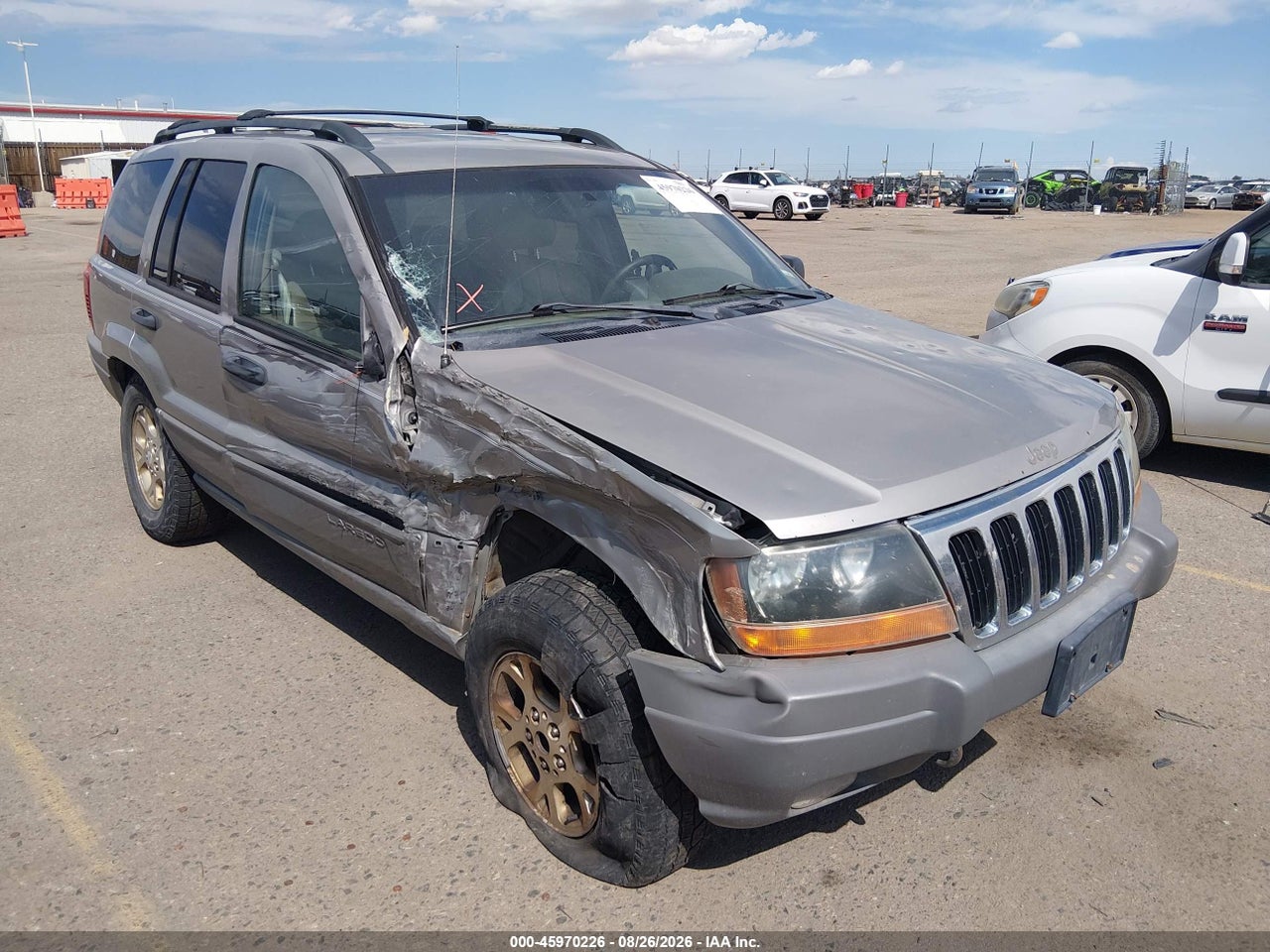 1J4GW48N81C****** · 2001 JEEP GRAND CHEROKEE LAREDO