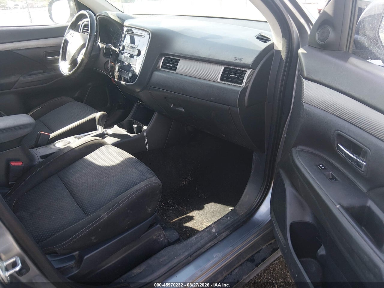 2016 MITSUBISHI OUTLANDER ES · 5/11