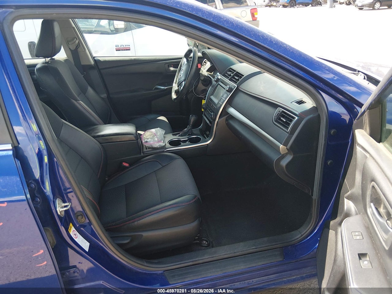 2016 TOYOTA CAMRY SE · 5/11