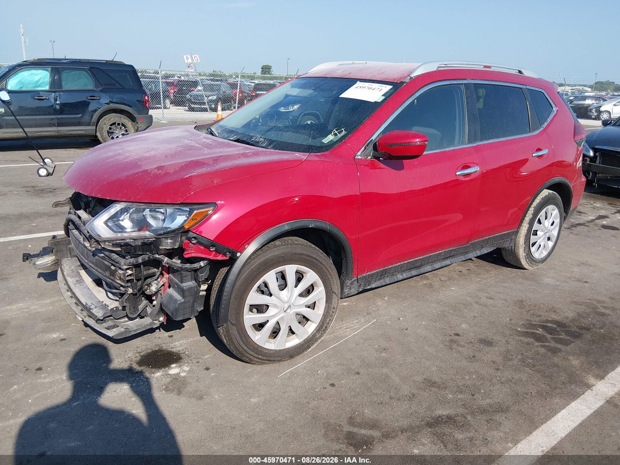 2017 NISSAN ROGUE S · 2/4