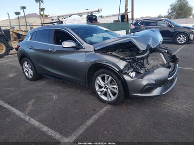 SJKCH5CP1JA****** · 2018 INFINITI QX30 LUXURY