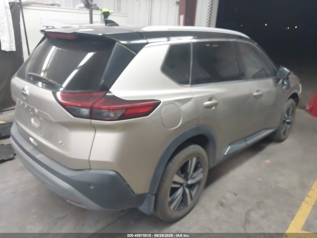 2021 NISSAN ROGUE SL FWD · 4/10