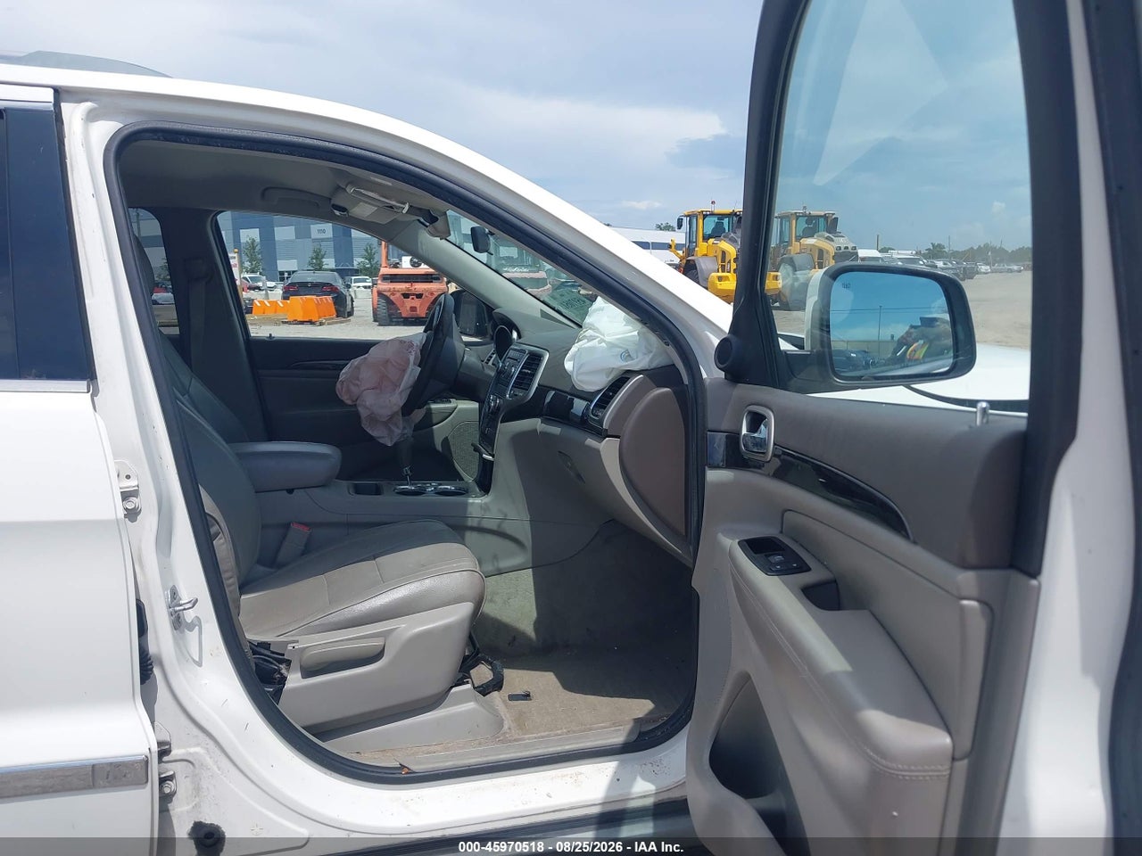 2011 JEEP GRAND CHEROKEE LAREDO · 5/10