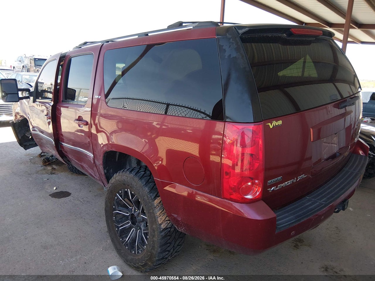2011 GMC YUKON XL 1500 SLT · 3/10