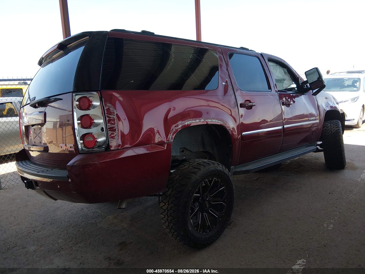 2011 GMC YUKON XL 1500 SLT · 4/10