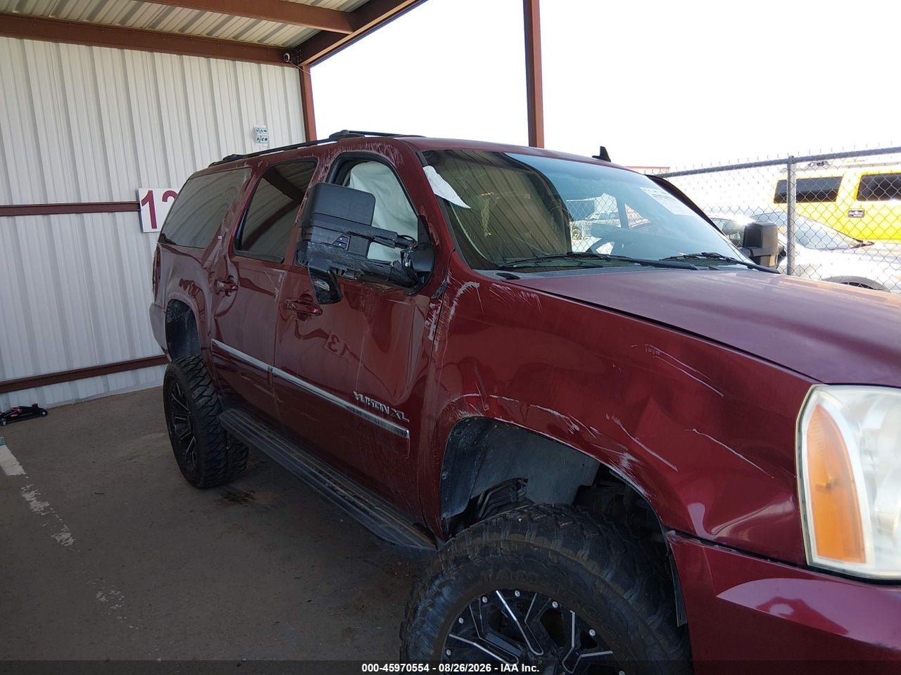 2011 GMC YUKON XL 1500 SLT · 6/10