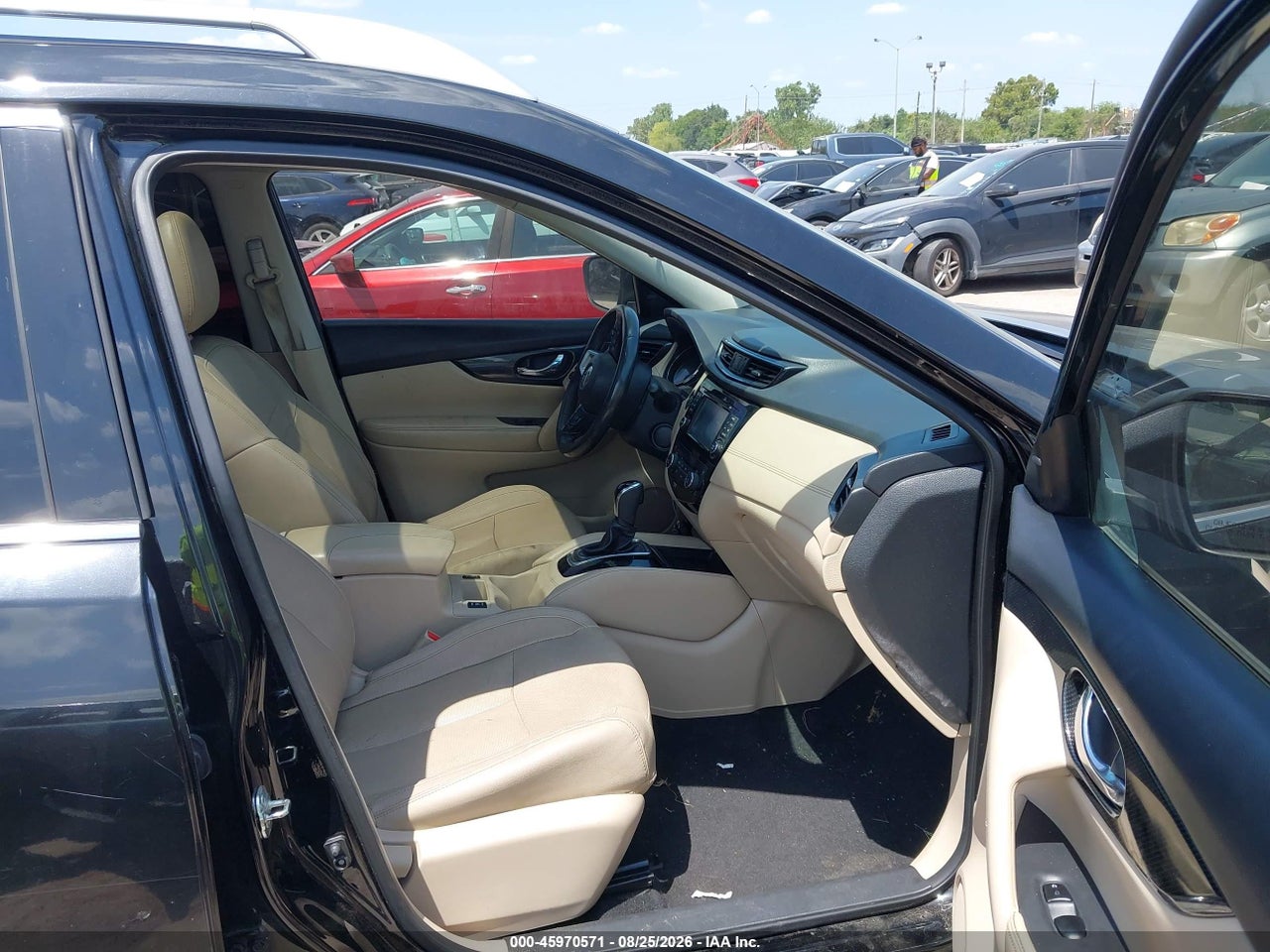 2017 NISSAN ROGUE SL · 5/11