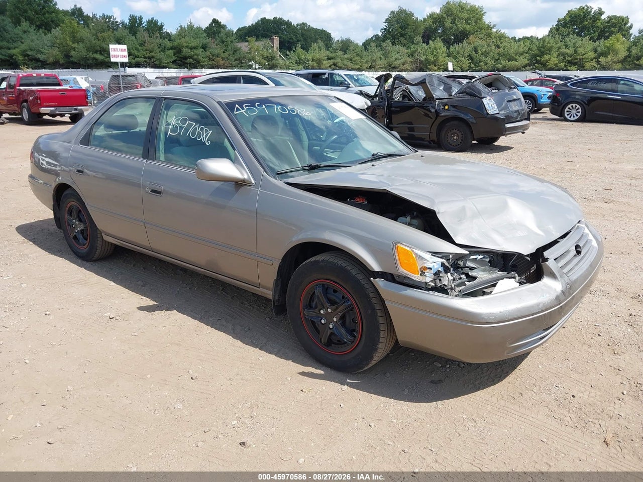 4T1BG28K7WU****** · 1998 TOYOTA CAMRY LE