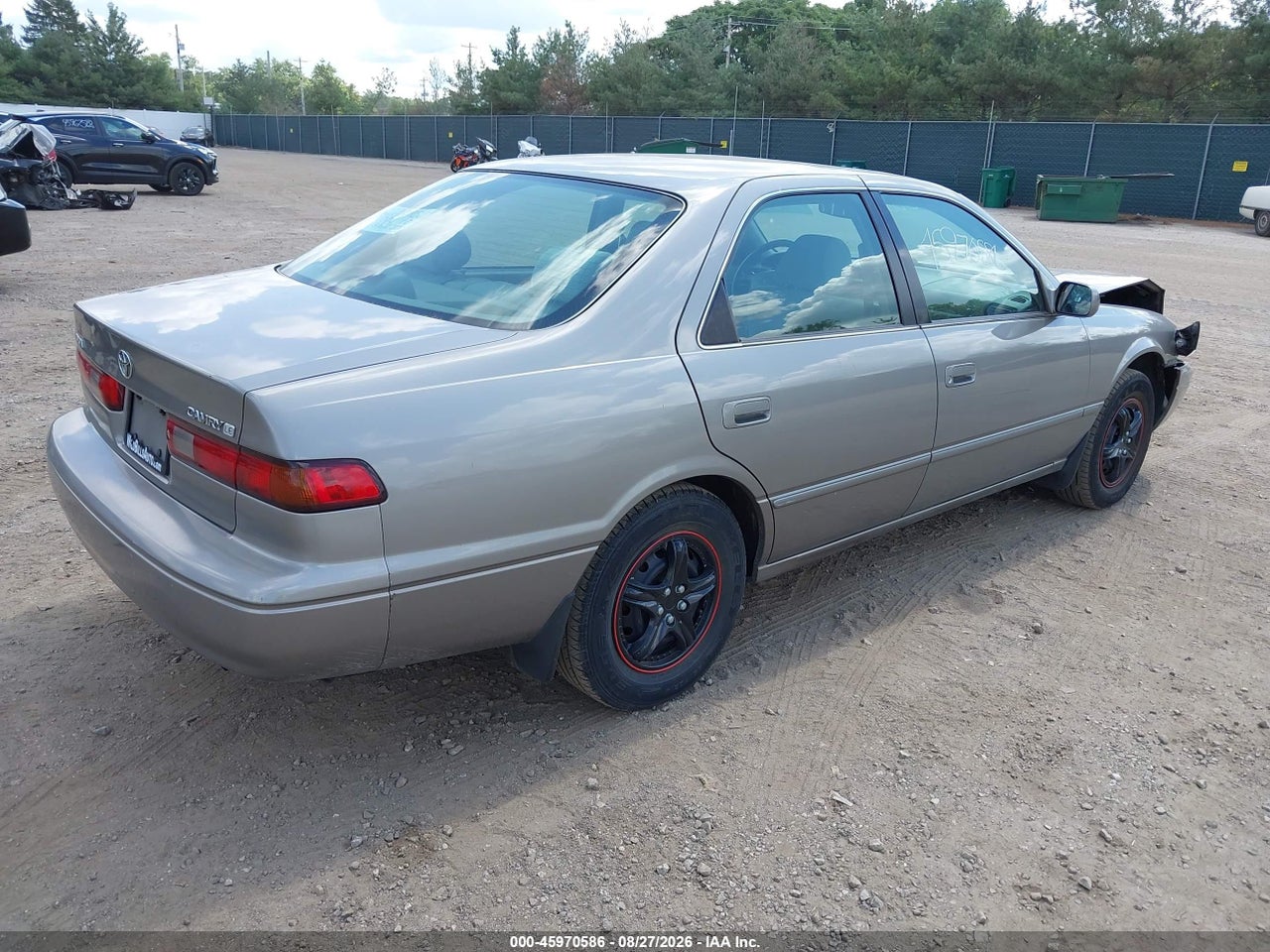 1998 TOYOTA CAMRY LE · 4/11