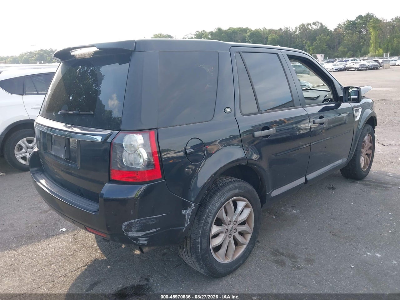 2011 LAND ROVER LR2 · 4/10