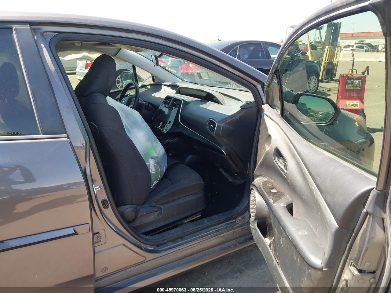 2016 TOYOTA PRIUS THREE · 5/11