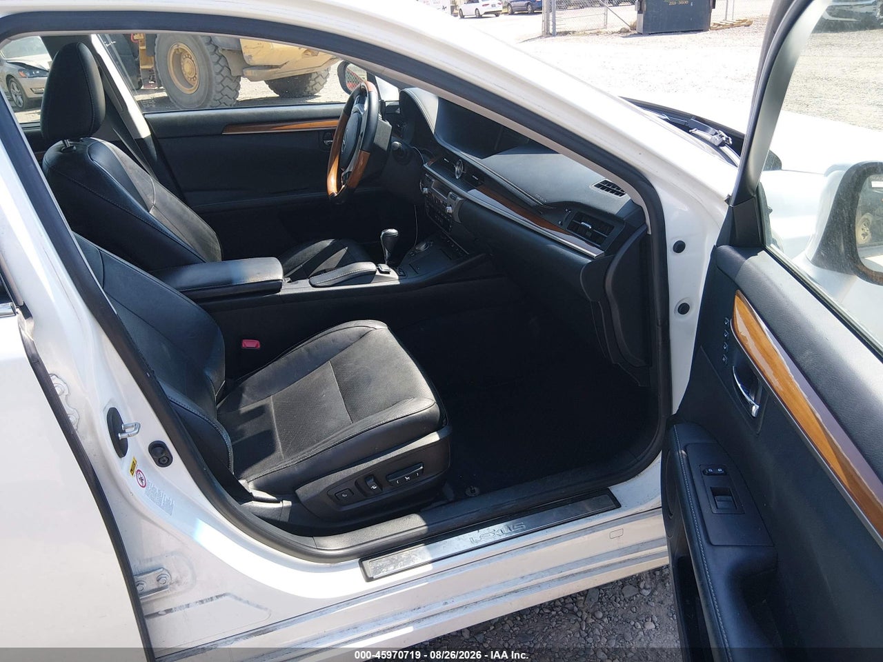 2013 LEXUS ES 300H · 5/11