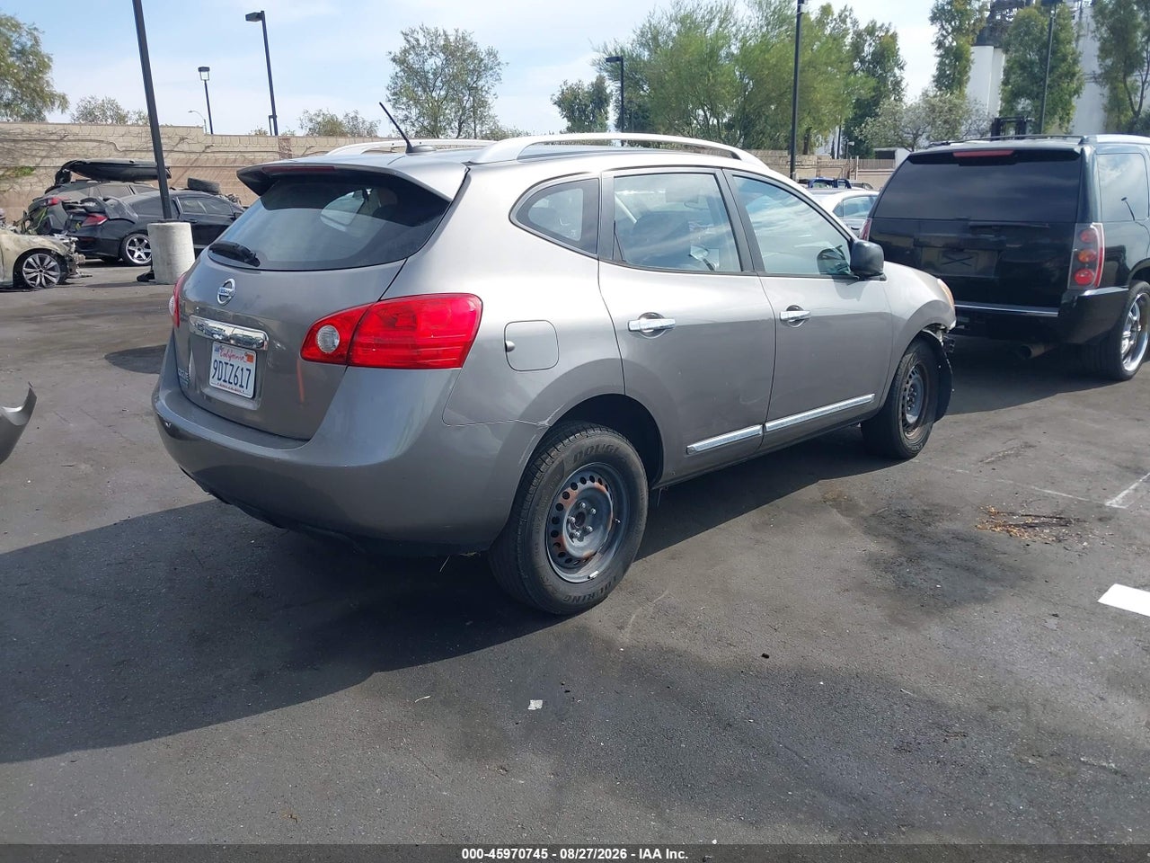 2015 NISSAN ROGUE SELECT S · 4/11