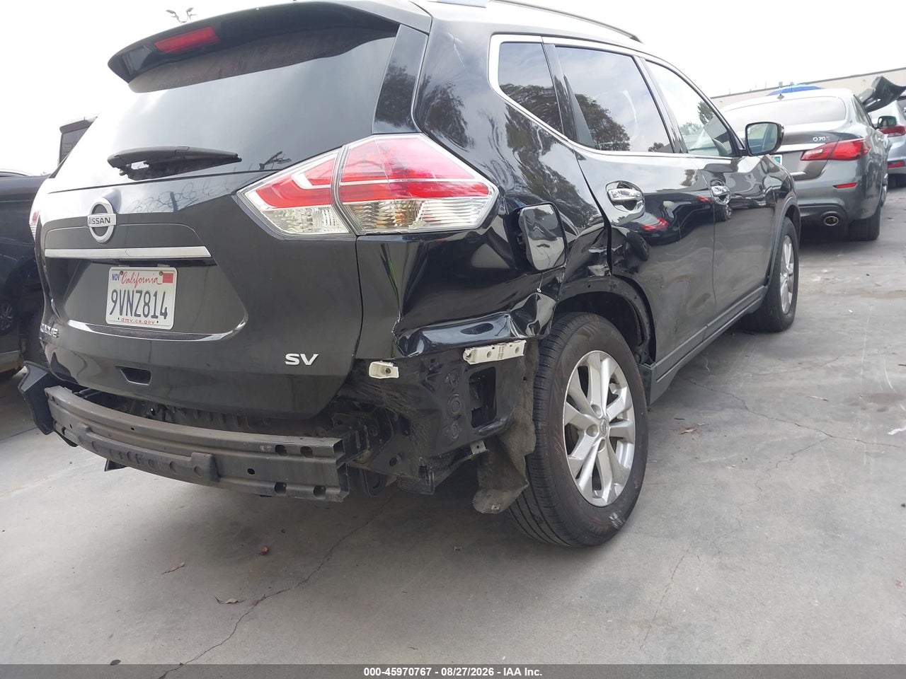 2016 NISSAN ROGUE SV · 4/11
