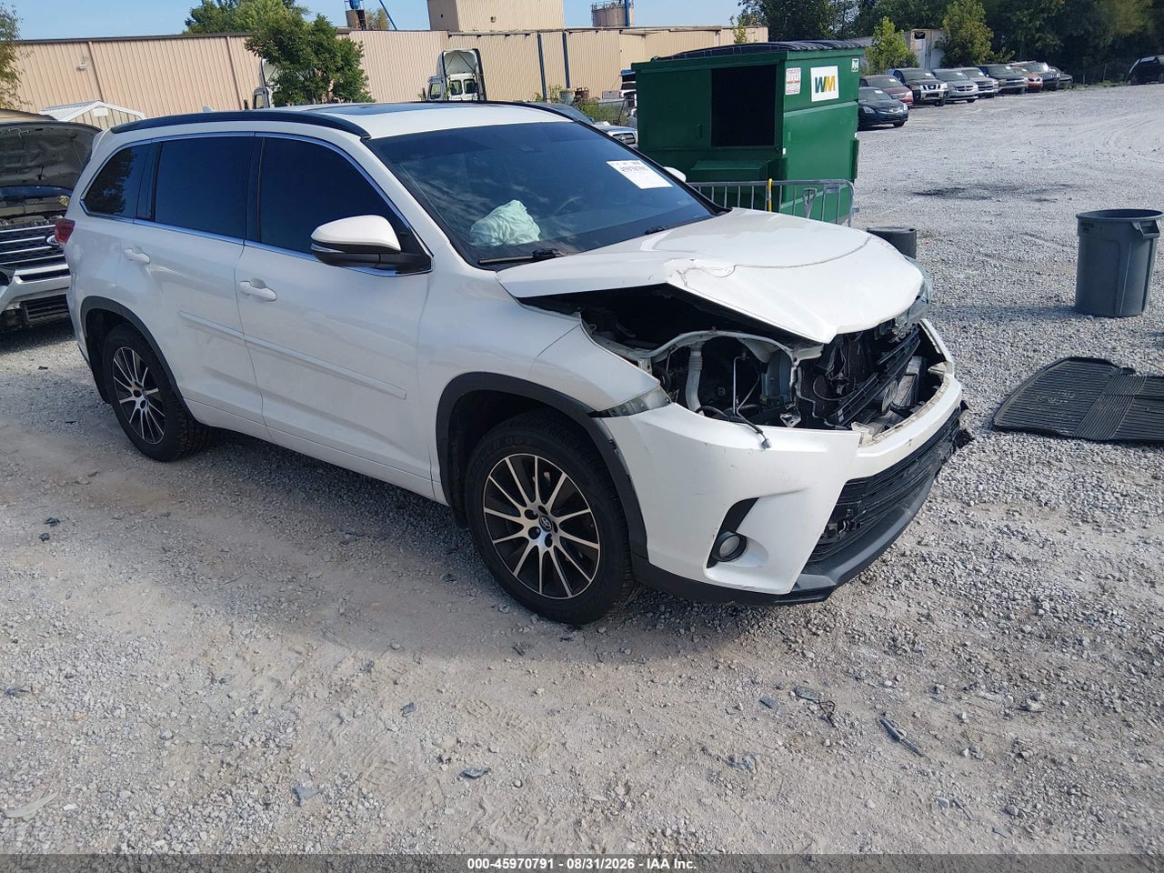 2017 TOYOTA HIGHLANDER SE
