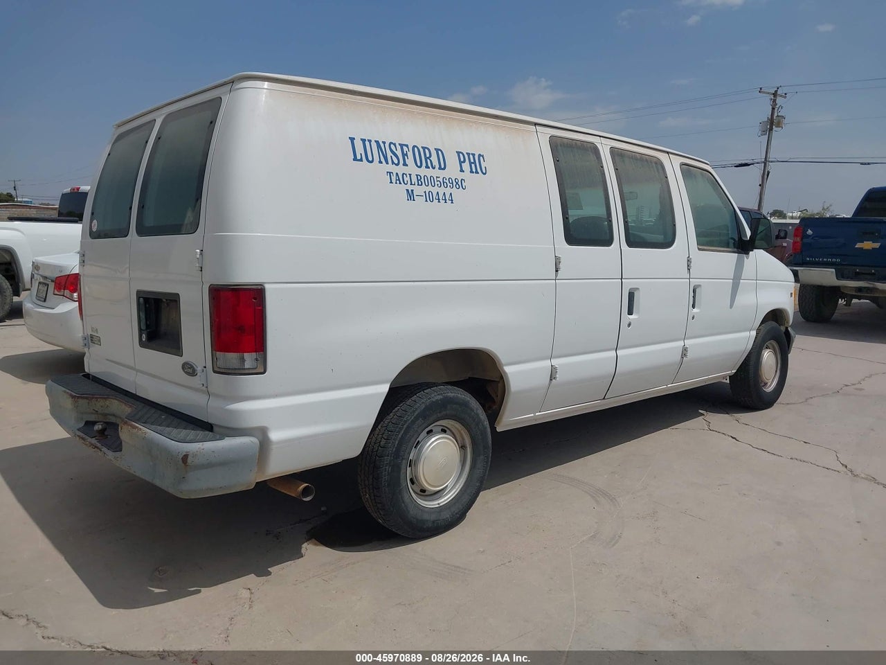 2000 FORD E-150 COMMERCIAL/RECREATIONAL · 4/11