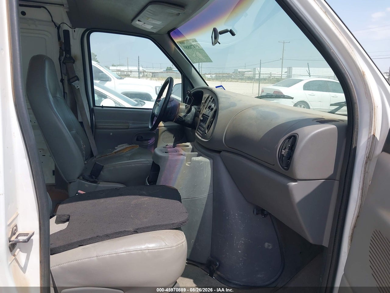 2000 FORD E-150 COMMERCIAL/RECREATIONAL · 5/11
