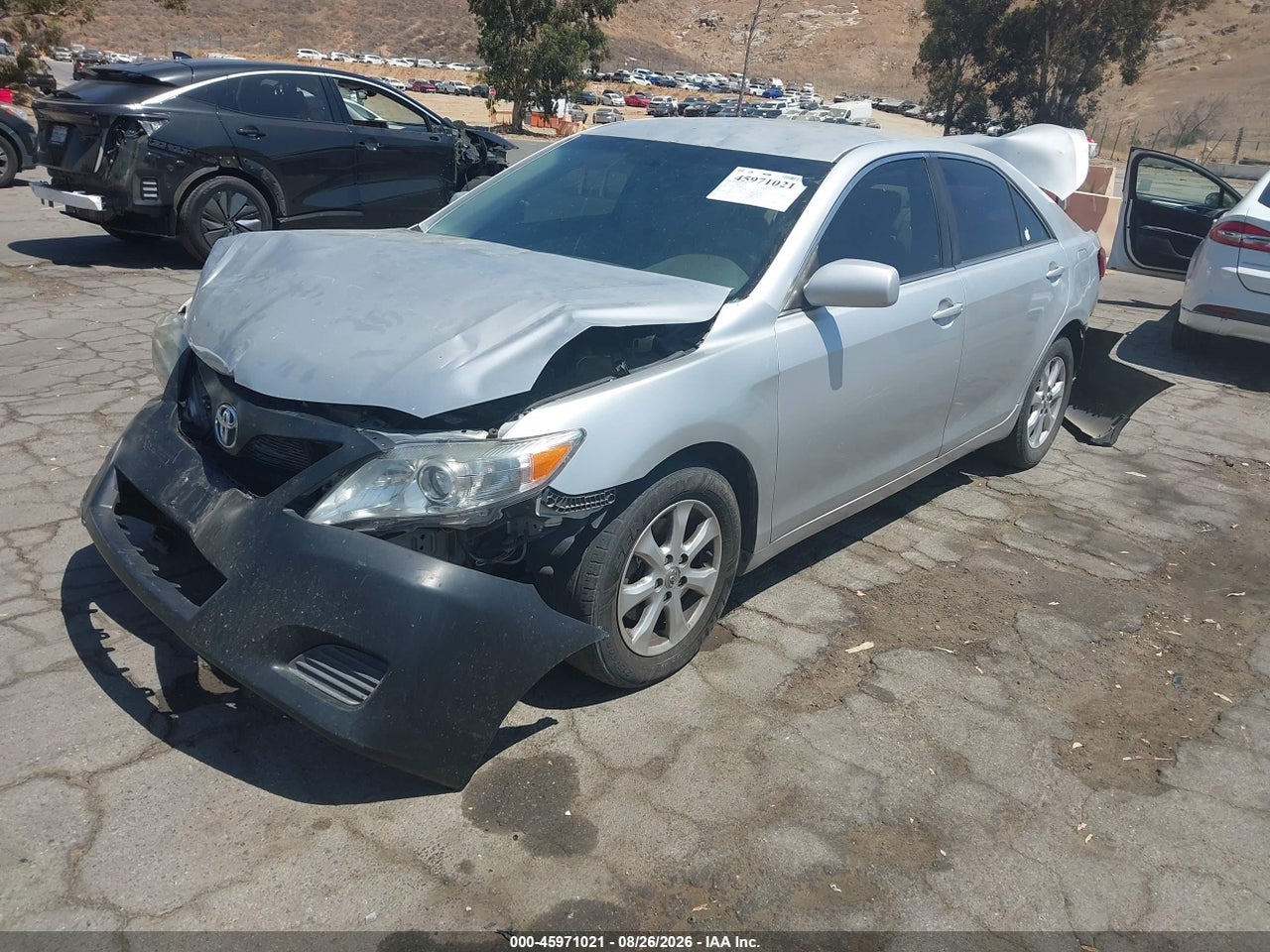 2011 TOYOTA CAMRY LE · 2/10