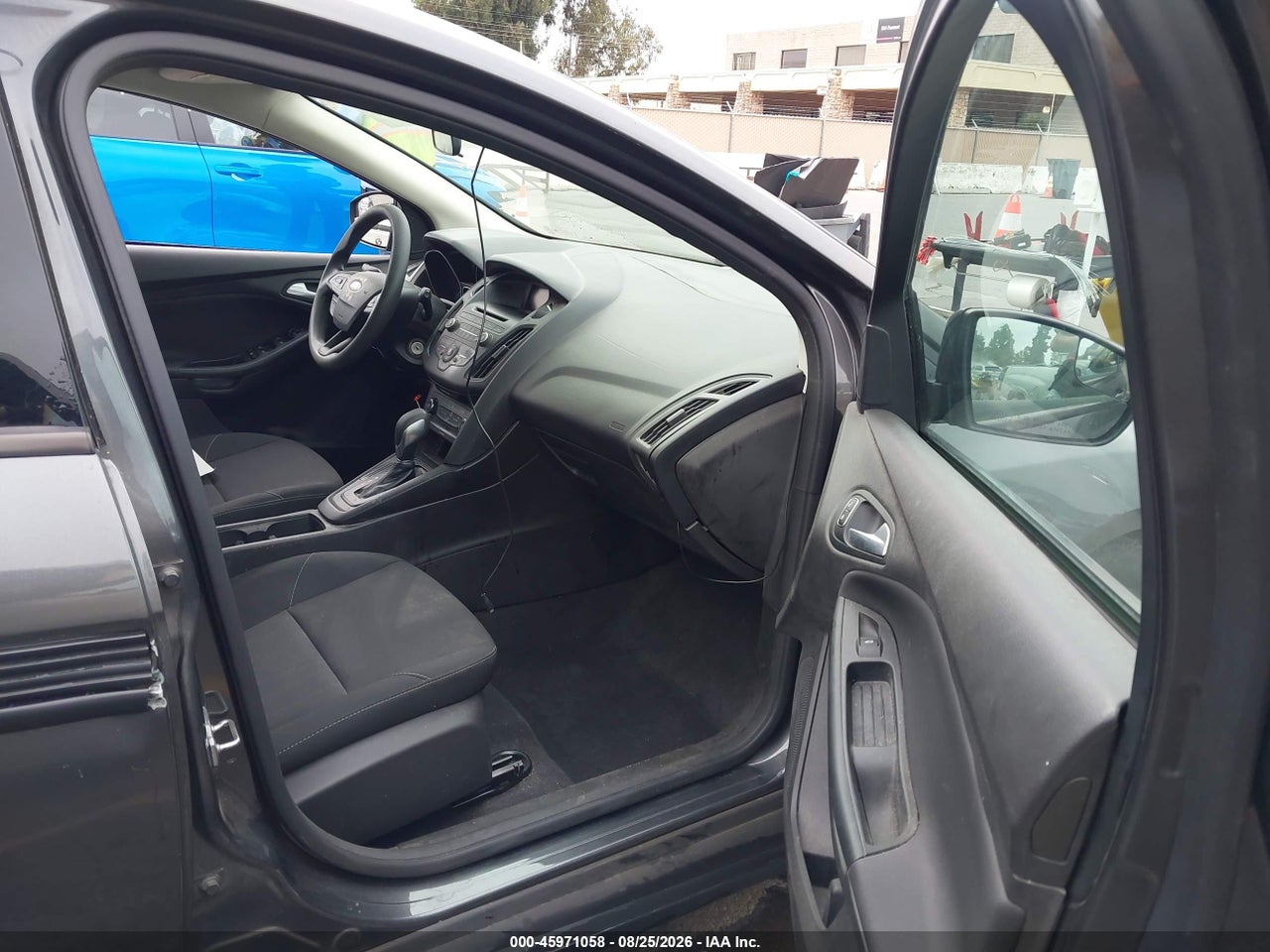 2017 FORD FOCUS SE · 5/11