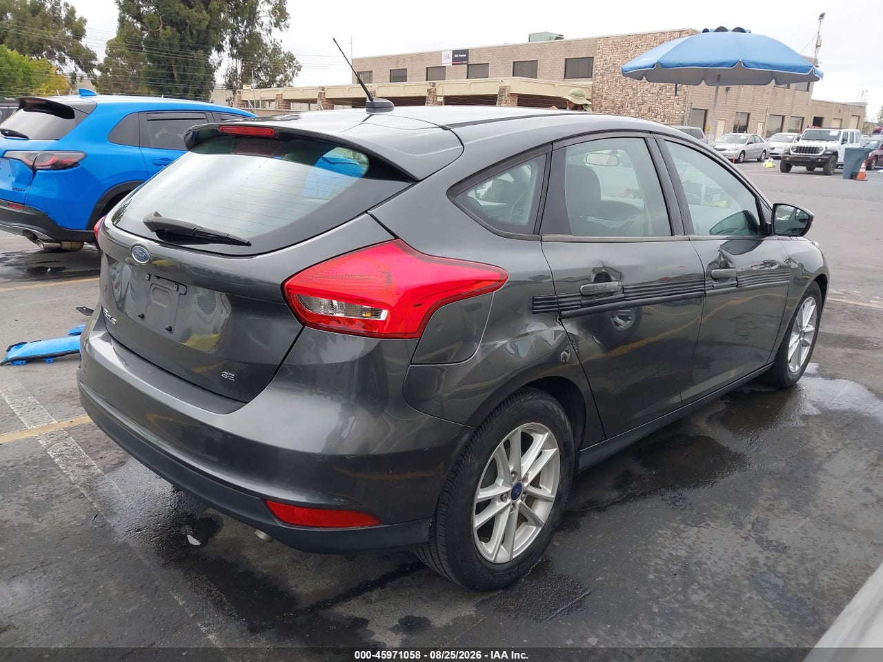 2017 FORD FOCUS SE · 4/11