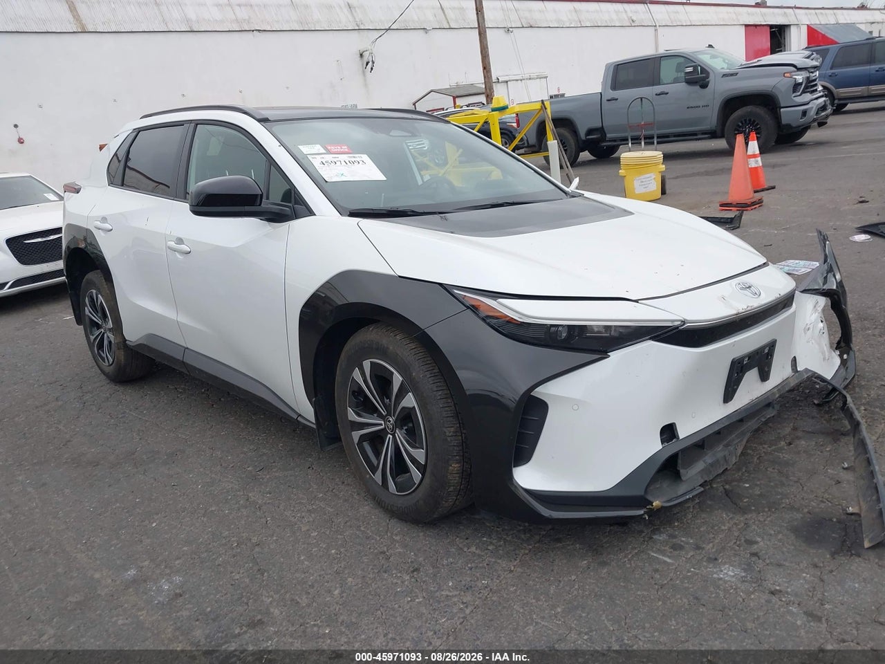 JTMAAAAA6SA****** · 2025 TOYOTA BZ4X XLE/LIMITED