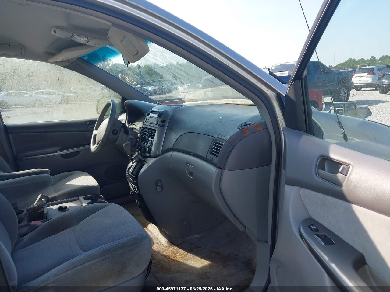 2008 TOYOTA SIENNA CE · 5/11