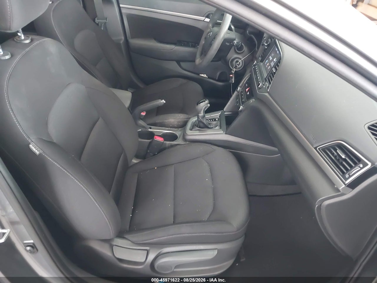 2018 HYUNDAI ELANTRA SEL · 5/11