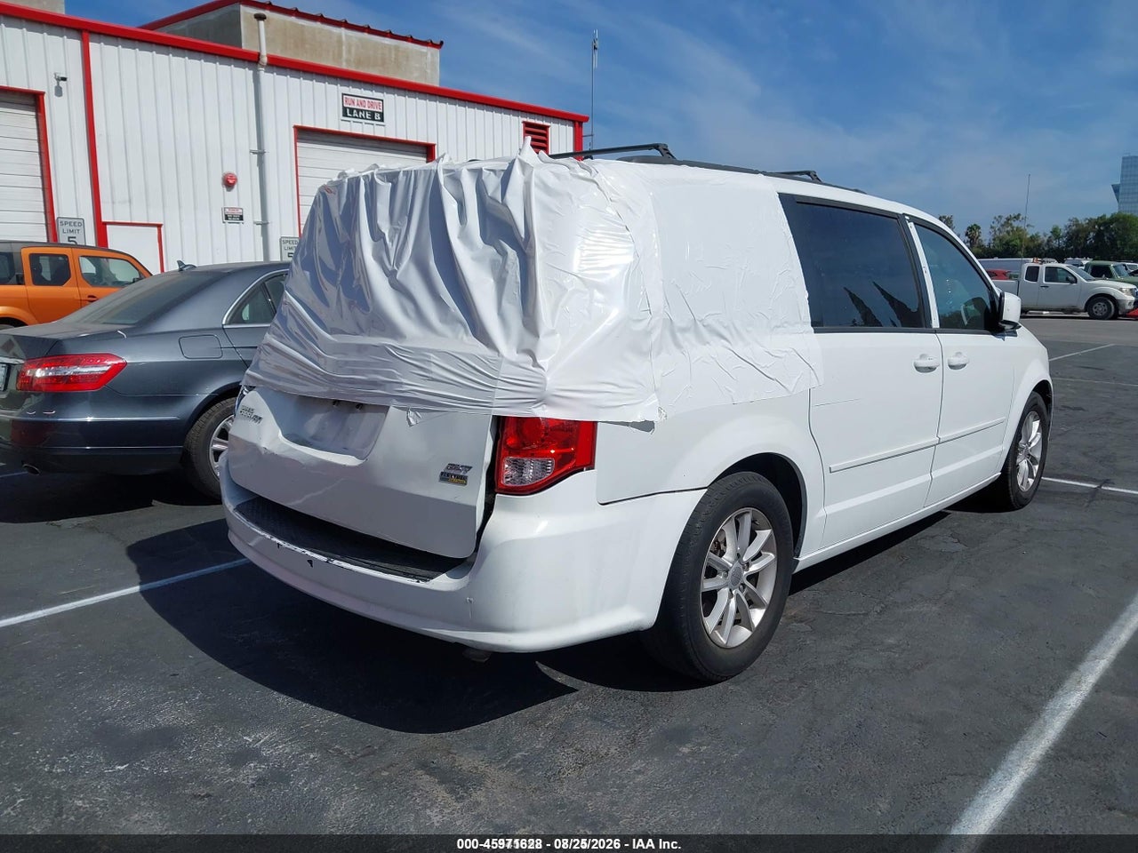 2016 DODGE GRAND CARAVAN SXT · 4/11