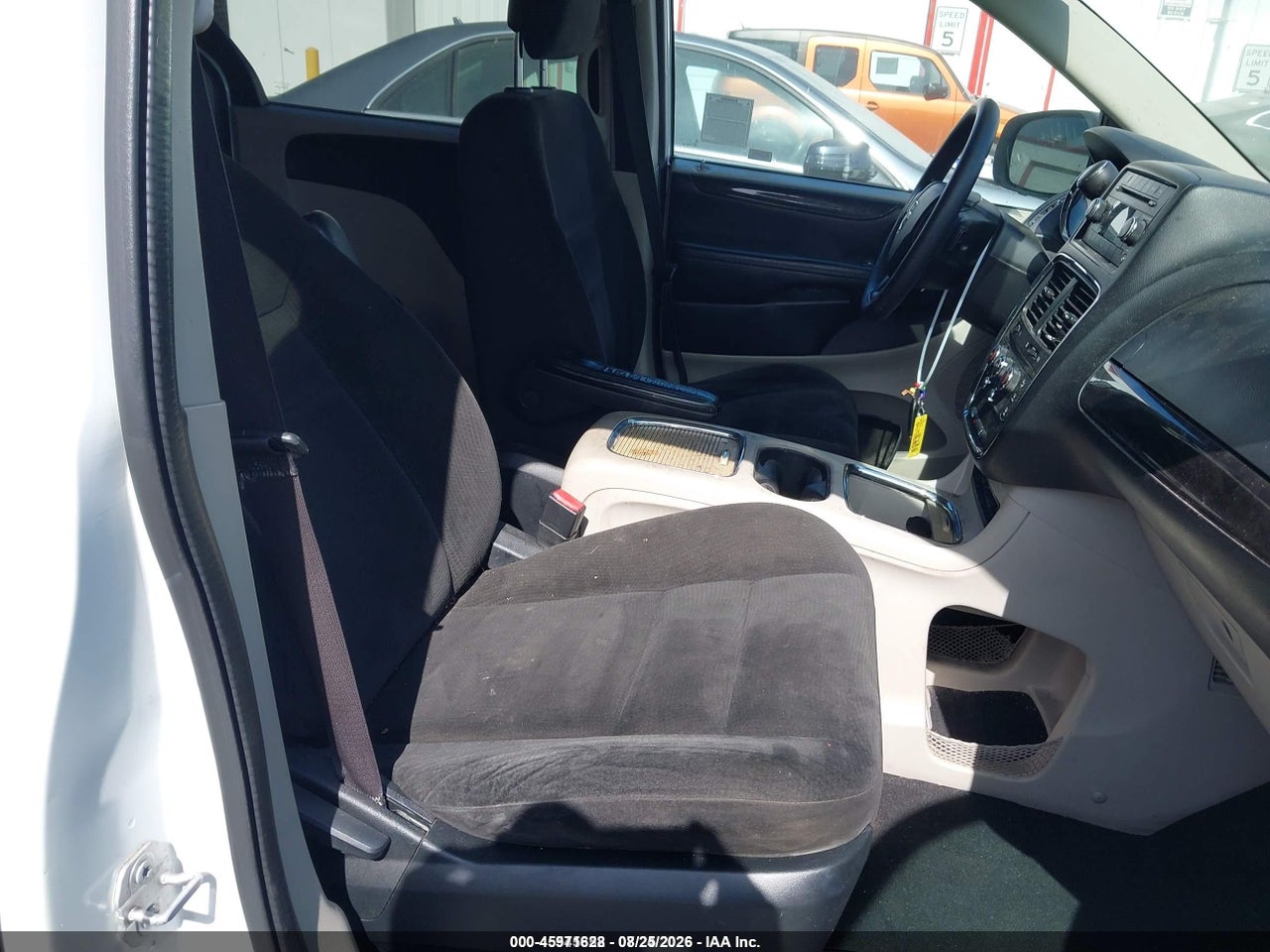 2016 DODGE GRAND CARAVAN SXT · 5/11