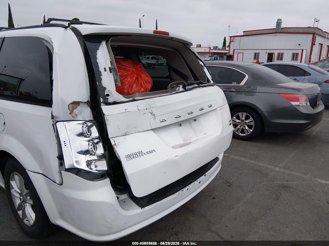 2016 DODGE GRAND CARAVAN SXT · 6/11