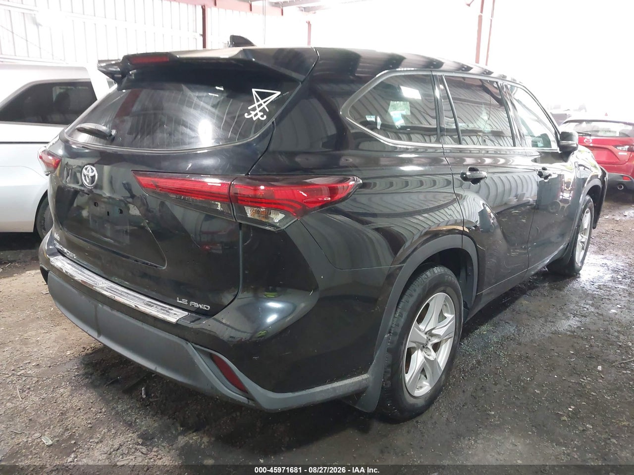 2020 TOYOTA HIGHLANDER LE · 4/10